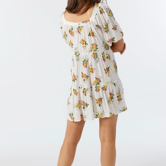 Designed by O'Neill!! NWT Floral Print, Ruffled Puff Sleeve Sundress Size Med. - Picture 3 of 7